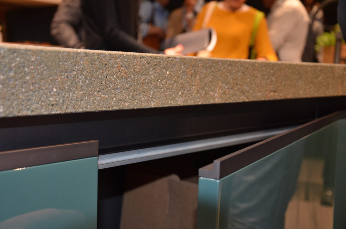 Armani Dada fogantyú